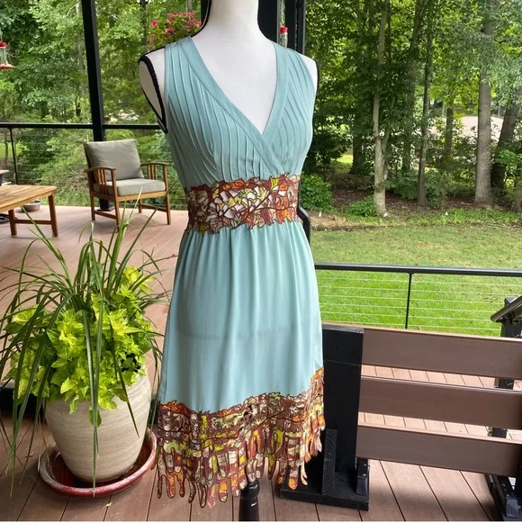 ⭐️SHANGHAI TANG⭐️ Seafoam Green Silk Dress with leaf embellishments ⭐️STUNNING - Picture 11 of 16